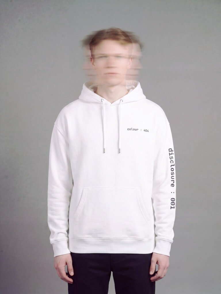 user : null oversized hoodie 404 — worn, front view, colour : 404 chest print